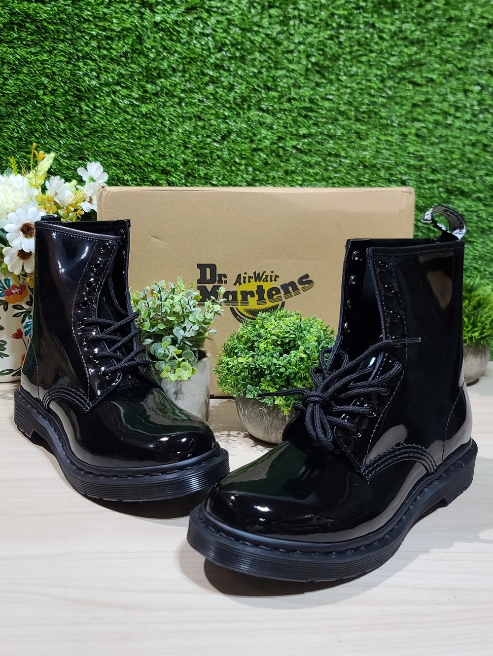 Dr. Martens 1460 Mono Lace Fashion Boot, Black Patent Lamper, 9 US NEW